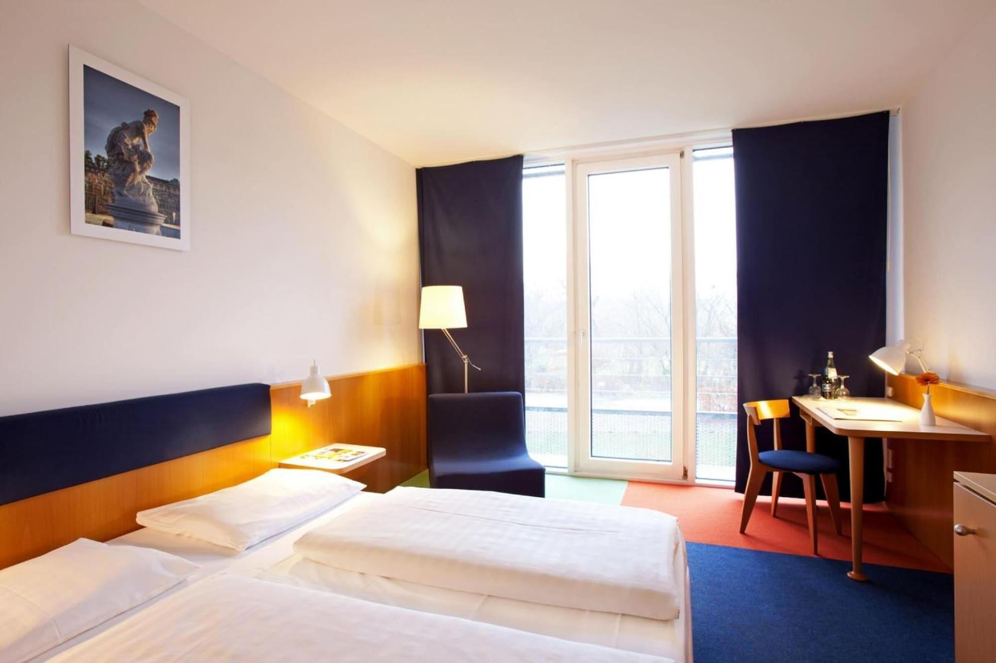Vienna House By Wyndham Havelufer Potsdam Hotel Exterior foto
