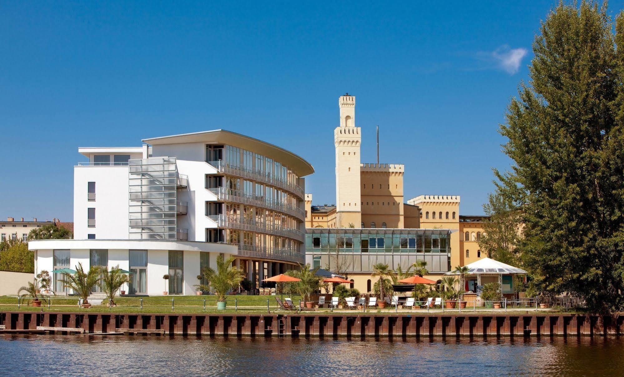 Vienna House By Wyndham Havelufer Potsdam Hotel Exterior foto